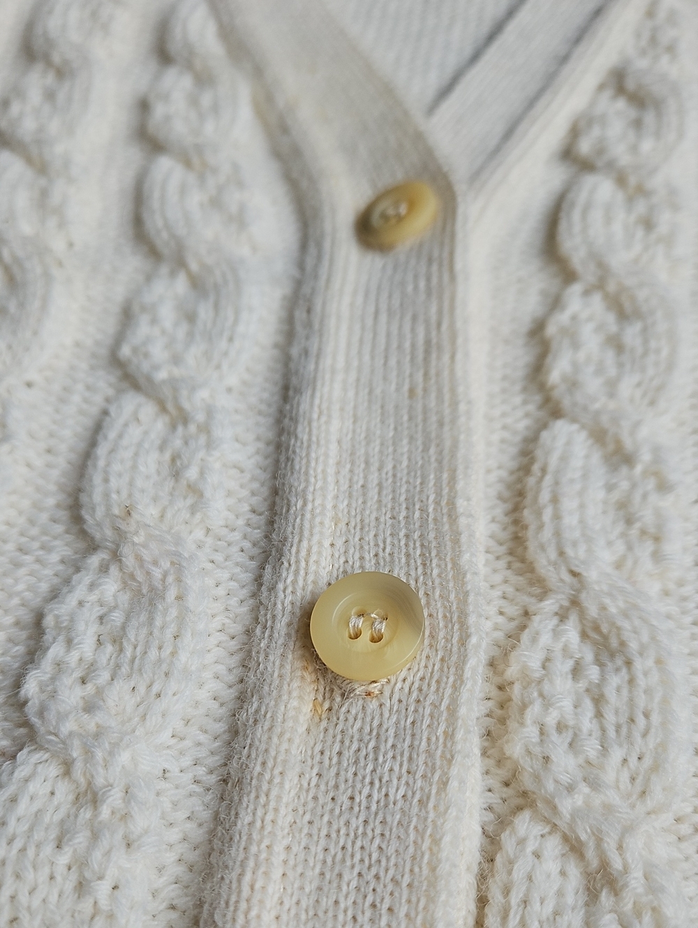 Vintage New Pendleton Cream Cable Knit V-Neck Buttoned Sweater Vest Size Medium - Picture 16 of 16